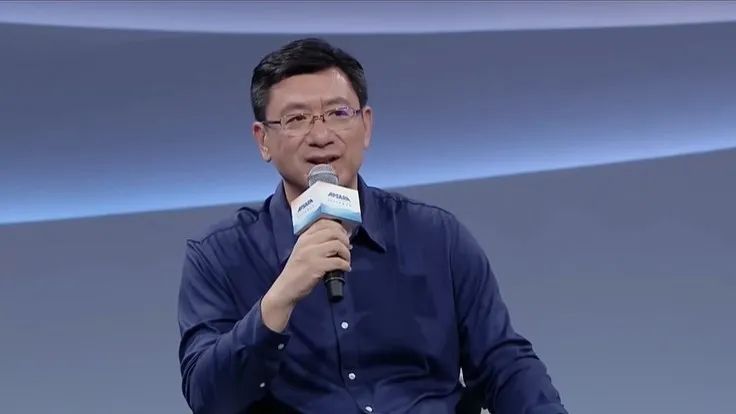 杨植麟、姜大昕、朱军云栖激辩：我们对大模型发展的预测，都过于保守了-AI资源导航站