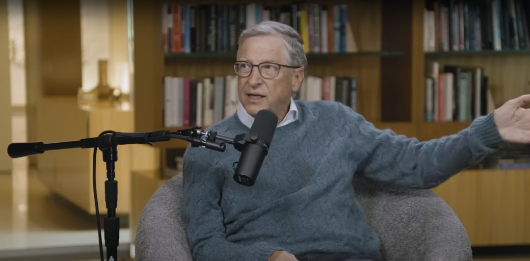 比尔·盖茨最新访谈：软件市场的格局会被 AI 重塑，未来需要的应用数量会远少于现在-AI资源导航站