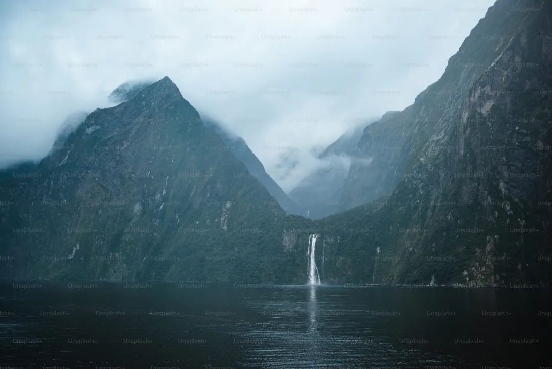 用 Agent + RAG 攻克垂直行业难题：AI 商业化的真正出路-AI资源导航站